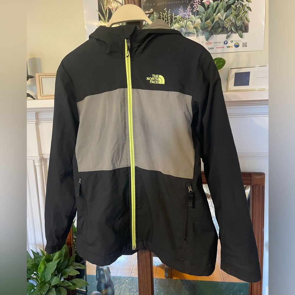 Boys north face jacket size large (14/16)